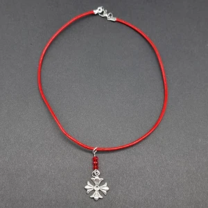 Handgjort halsband  - Handgjort halsband och exklusiv design ●Material-glas, zinklegeringar, lädersnöre. Nickel fri. Längd: 36cm