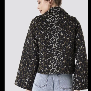 Leopard jacka  - Leopard jacka från NA-KD. Använd men i fick skick 🐆