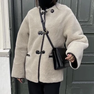 SÖKER - Söker denna i xs eller s 