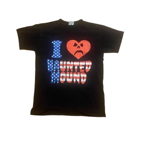 HAUNTED MOUND USA TRÖJA - Haunted mound usa tshirt från 4 july droppet 2022 tar emot trades men säljer helst