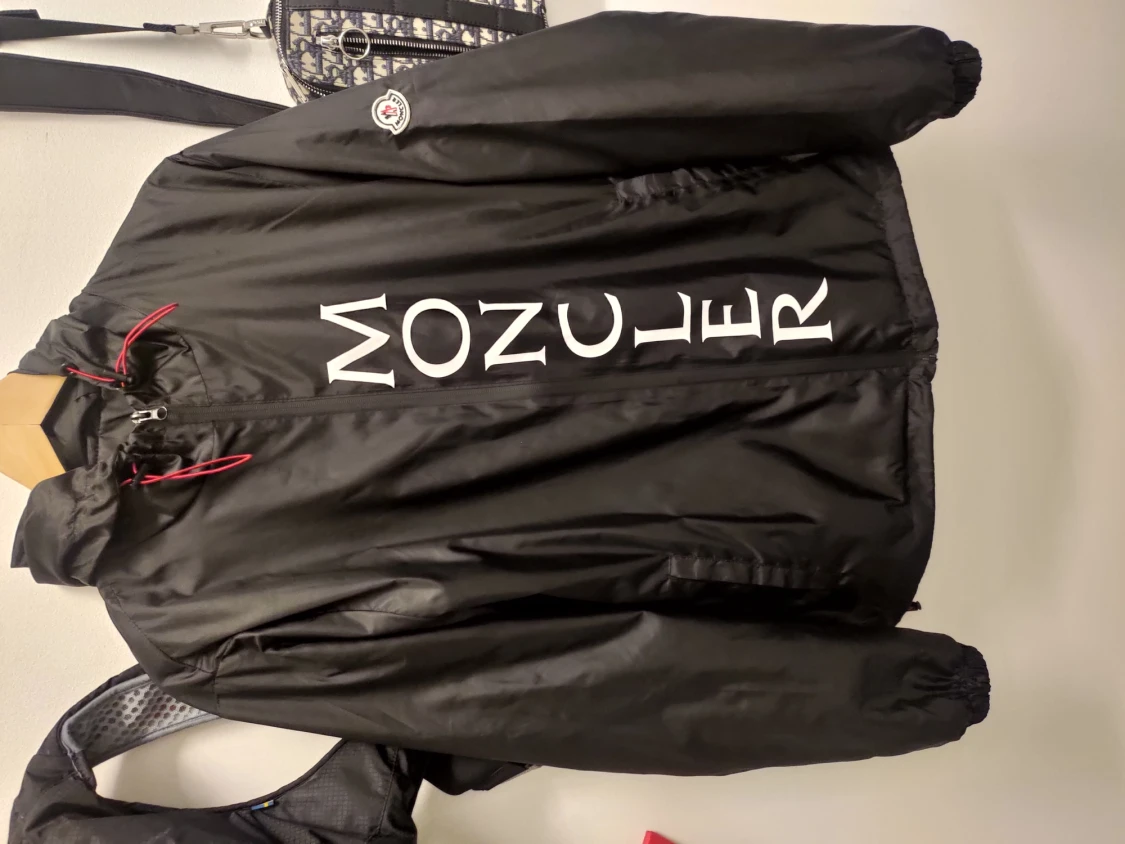 Moncler rain jacka 