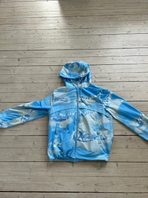 Trapstar Windbreaker Jacka - Använd vid enstaka tillfällen ✅100% autentisk✅ Storlek M, passar S-M 🚚fraktar samma dag🚚 om ni har frågor skriv bara