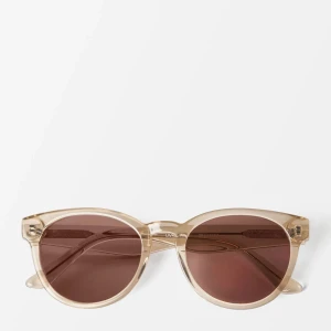 Solglasögon  - Säljer dom här as snygga chimi liknande solglasögonen från Carin Wester. Skriv privat om ni har några frågor😊