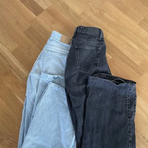 Jeans - Hej, säljer mina två jeans i från Lager 157💕super bra skick, nästan som nya! Köp båda för endast 120kr Passar alla, passar mig i både längd och generellt som är 167 cm💕skicka om ni vill ha fler bilder💕+frakt 