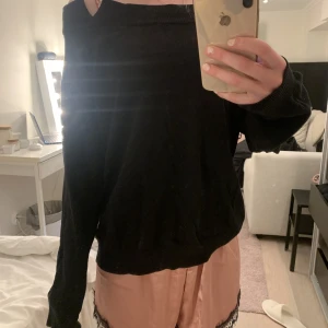 Stickad tröja  - Jätte söt svart stickad tröja från Ralph Lauren 💞