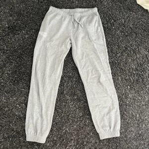 Mjukisbyxor - Grå mjukisbyxor, väldigt bekväma