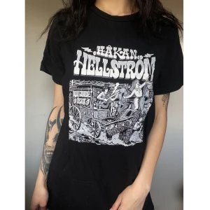 Håkan Hellström Tshirt - Håkan Hellström merch köpt från när han spelade på ullevi (turnén Rullande Åska 2017) 