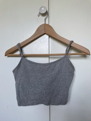 Grått linne - Storlek XS från SHEIN 🤍 Köparen står för frakt 