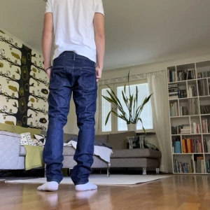Hope Jeans - Jävligt snygga, lite mer skinny jeans. Har använt fåtal gånger och jeansen är felfria.  För referens är jag 179cm Midjemått: 68cm