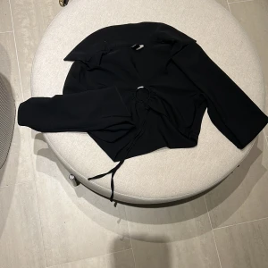 Kort topp från hm  - Har använt en gång, fint skick