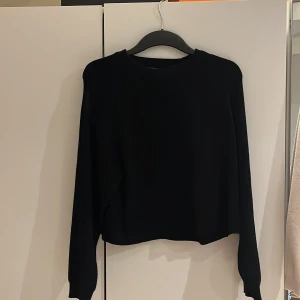 Stickad tröja - Strl S, 100kr