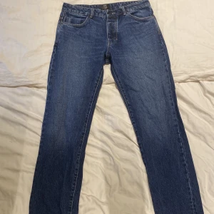 neuw jeans studio relaxed herr - Hej jag har ett par neuw jeans studio relaxed herr som jag inte andvänder längre. Skicket är 9/10 kan sänka pris vid snabb affär 