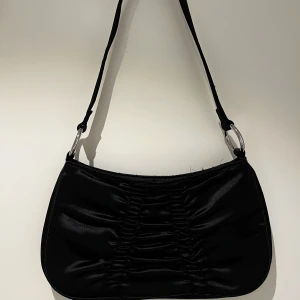 Nelly väska - Handväska från Nelly