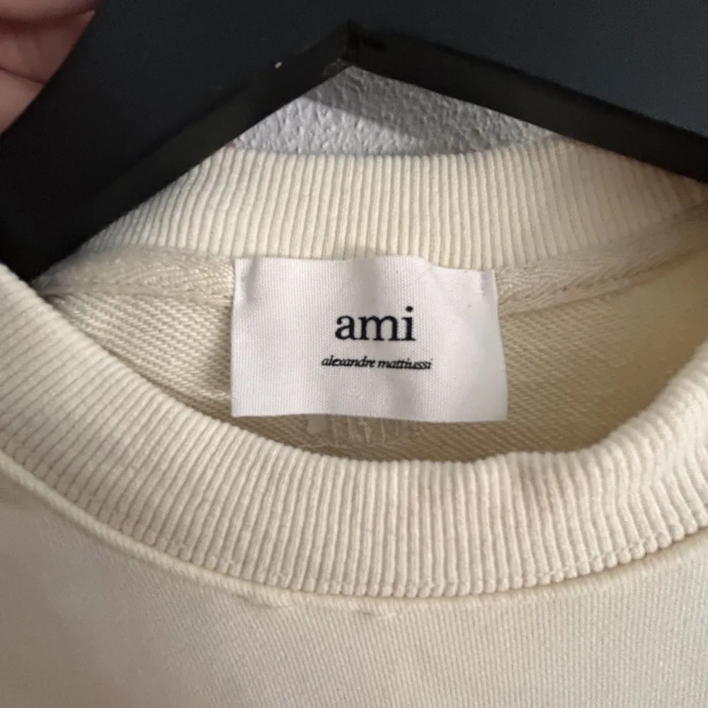 Nice crewneck with tag, its in the best condition to get. Hoodies.