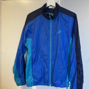 Vintage Nike  - Vintage Nike-tracksuit som sitter riktigt bra!  Skicket är använt men bra 