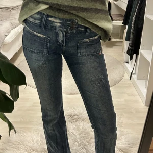 diesel jeans - säljer mina diesel jeans då dom är lite små på mig, W27 & L30/32(?). Är 167 och bär xs/s💖
