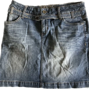 Jeans kjol - Snygg mini kjol som tyvärr inte passar mig 