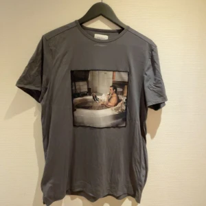 Limitato t-shirt - Säljer nu denna snygga limitato t-shirten då den inte används längre. Den är i riktigt bra skick 8/10