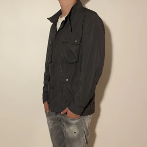 These Glory Days Jacka  - These Glory Days Jacka/Overshirt- storlek L - varan är i jätte fint skick, inga flaws - modellen är 188cm och 83kg - vid frågor eller funderingar är det bara att skriva!