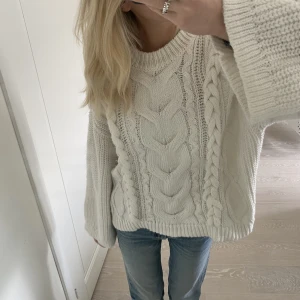 Stickad tröja  - Såå fin och mysig stickad tröja från h&m 