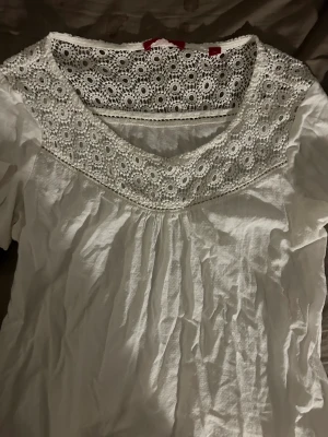 Blus - Jätte din blus, köparen betalar för frakt! Bra skick!❤️