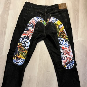 Evisu byxor - Nya Evisubyxor i högsta kvalitet utan prislapp.  