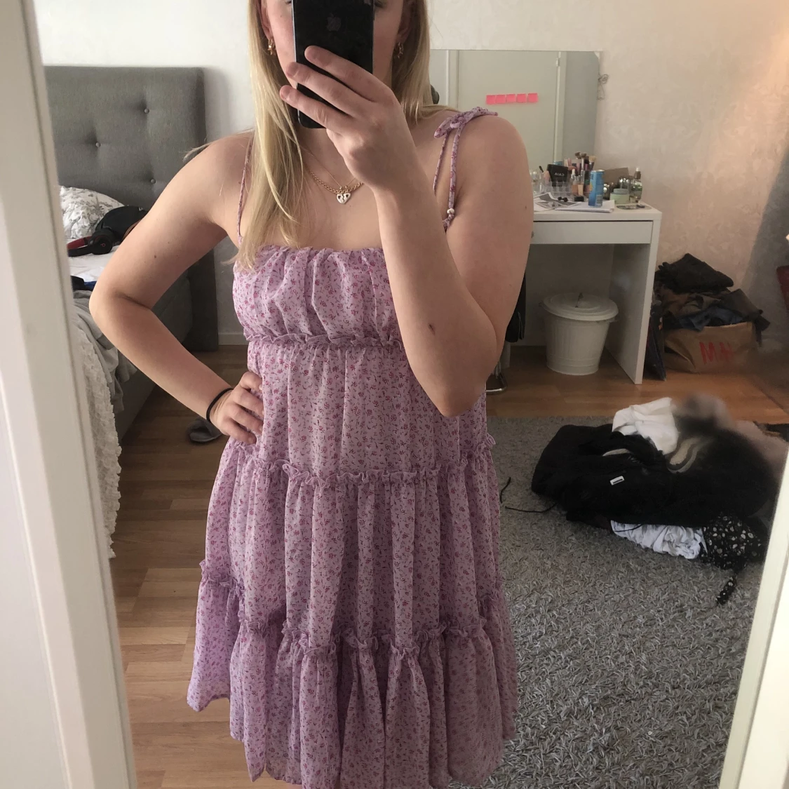 Blommig klänning - 91