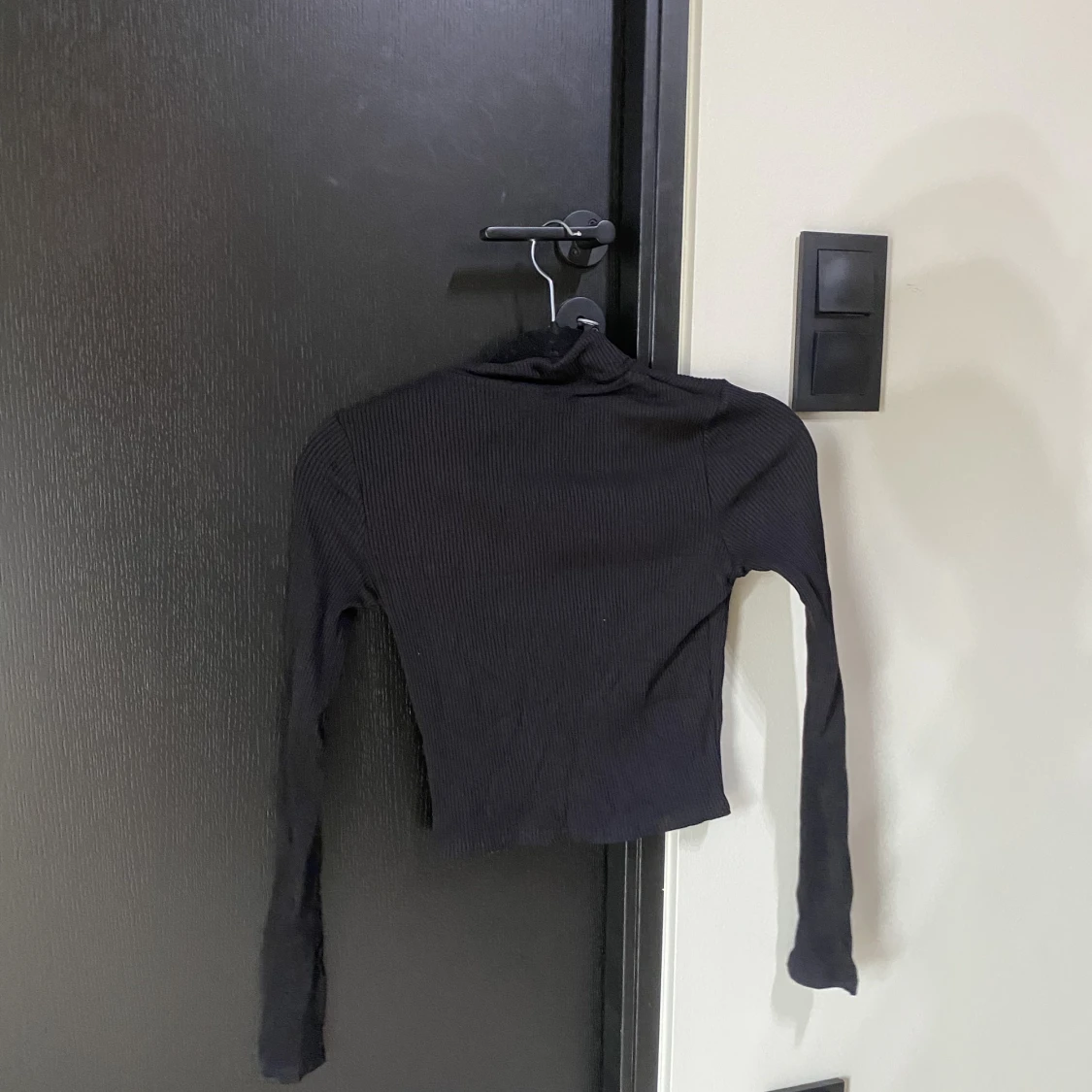 Svart långärmad tröja  - 90