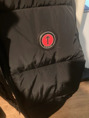 Jacka-trapstar  - Trapstar jacka, mycket bra skicka använd endast några gånger 