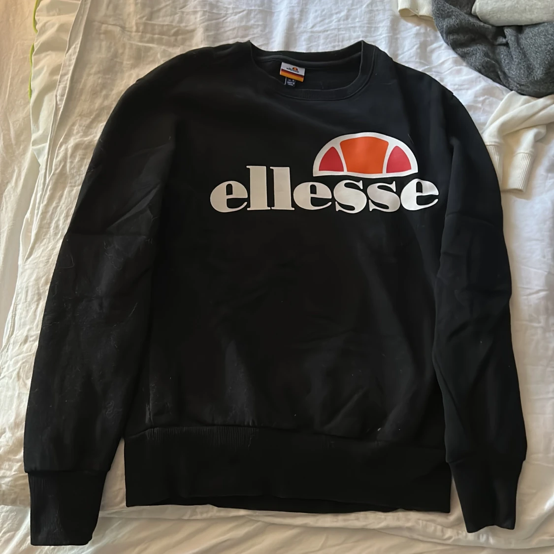 Ellesse Sweatshirt i storlek S, Svart