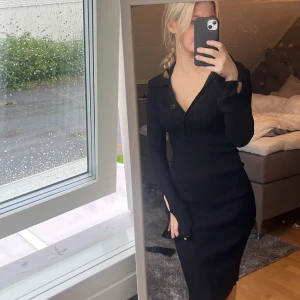 Klänning från Gina tricot  - Säljer denna jätte fina klänning, köparen står för frakten 