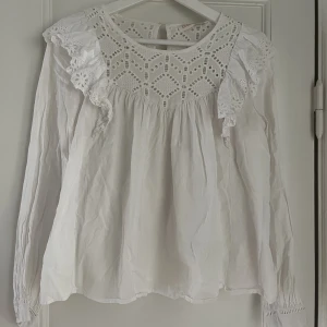 Vit blus - Vit blus från raglady. 