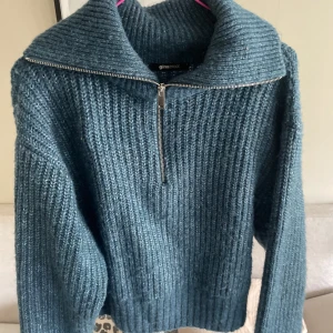 tröja - Fin stickad tröja nu till hösten, bra skick💙