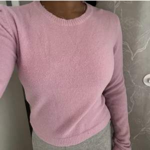 En super mjuk rosa stickad tröja från junkyard💗😍