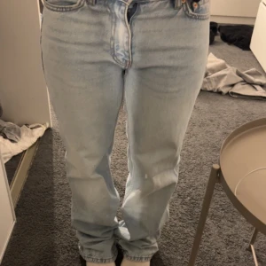 Jeans - Dem här byxorna ifrån Gina tricot hänger ändå bara i min garderob så dags att sälja❤️‍🔥
