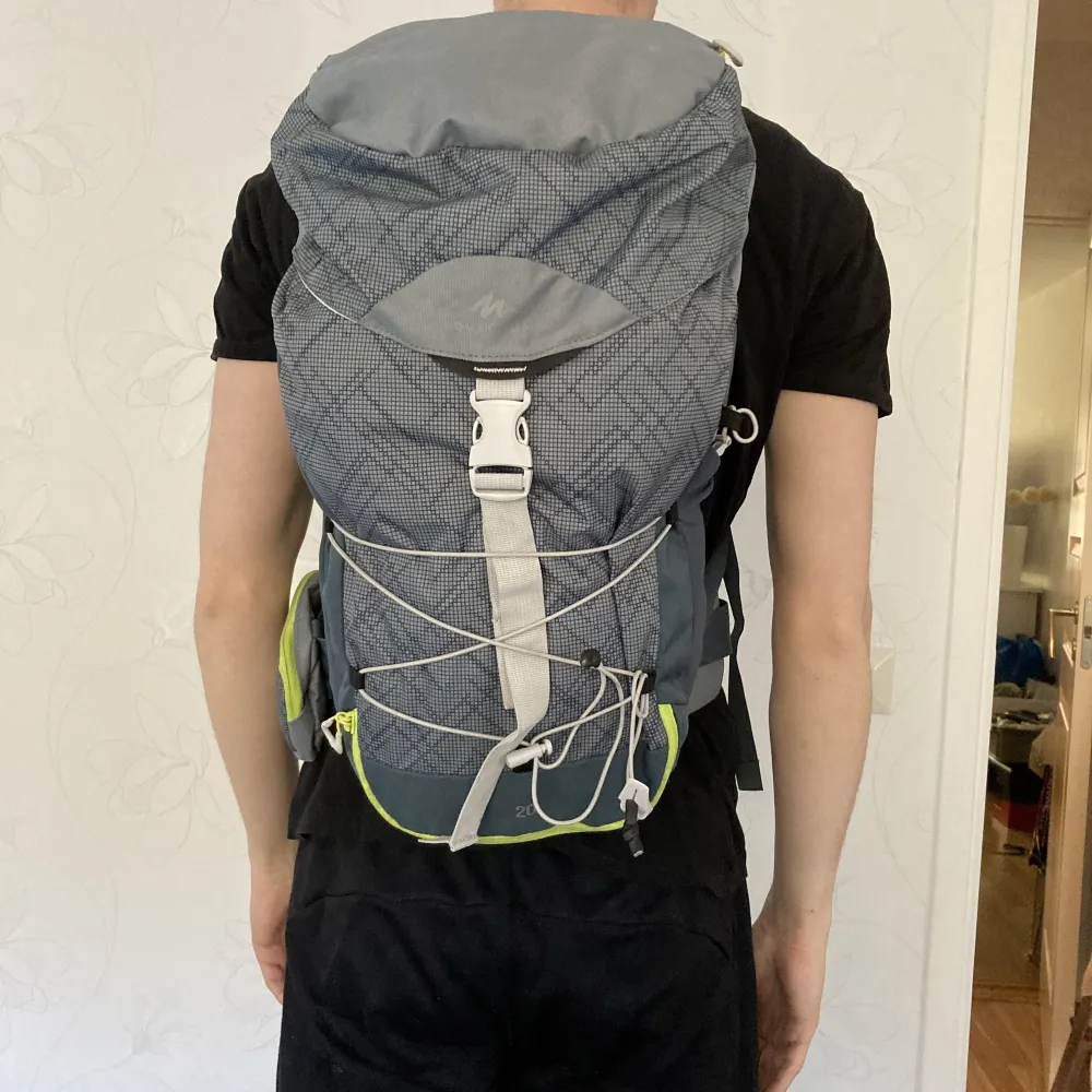 Super bra ryggsäck för dig som ska på vandring u sommar eller på resa :). Väskor.