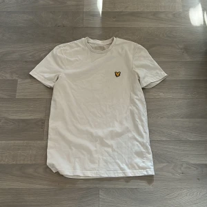 Lyle n scott t shirt - Snygg lyle n scott tshirt strl S