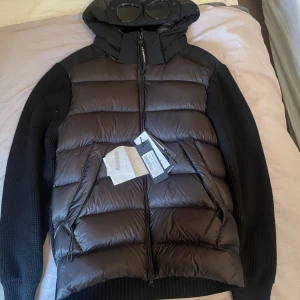 Cp Company Hybrid Jacket size L - Cp company jacket size L Bought in Norway for around 6000Sek Og all. 