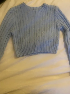 Stickad tröja - En stickad tröja från hm. Inga fläckar🩷🩷