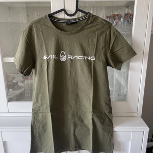 Basic tshirt - Militärgrön t-shirt