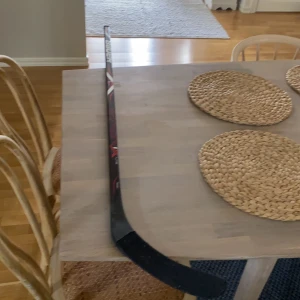 Ishockeyklubba - Lite andvänd och bra skick