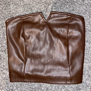 Topp  - Brun croptop, storlek xs🤍