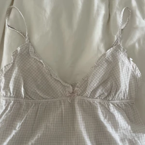 Pyjamas  - Jättefin pyjamas som känns fantastiskt mot huden. Aldrig använd! Passar både S och M 🌼