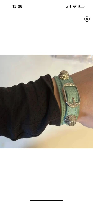 Balenciaga-liknande armband - Aldrig använt❤️liknar balenciagaarmbanden!