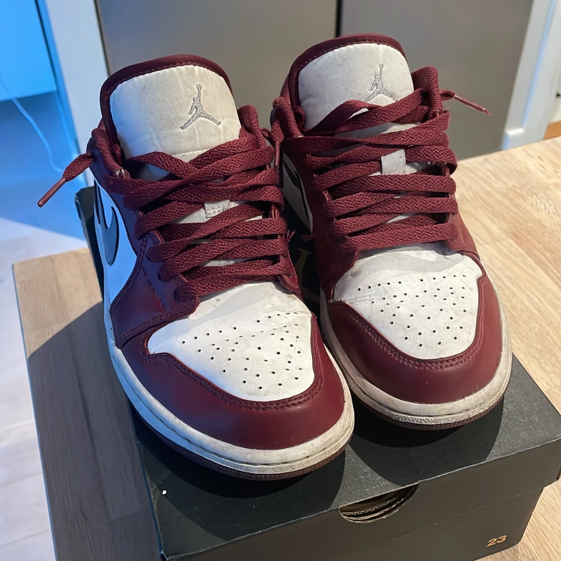 Air Jordan 1 low, Cherrywood red/grey cement