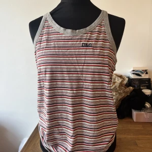 Vintage D&G linne - Ett supergulligt randigt linne från D&G i vintagesstil, endast provat på✨