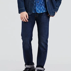 Levis 501 (NYA!) - Helt nya och oanvända Levis 501:or 31x30, alla tags finns kvar på jeansen. Nypris: 1100
