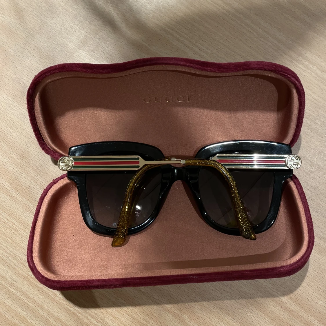 Gucci solglasögon  - 90