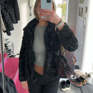 Vårjacka  - Päls jacka ifrån Lindex💕