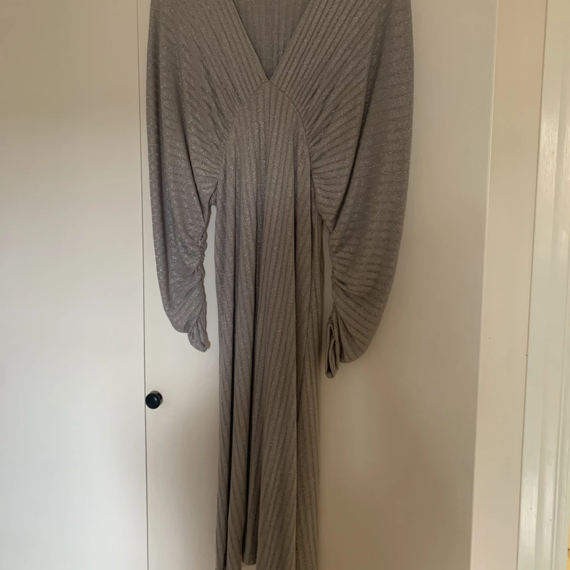 Grå fest klänning från Zara